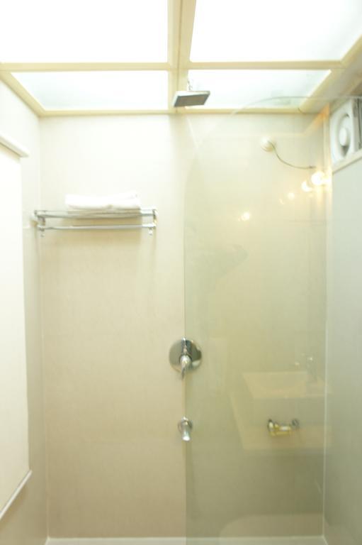Hotel Surya Prime Kota  Habitación foto